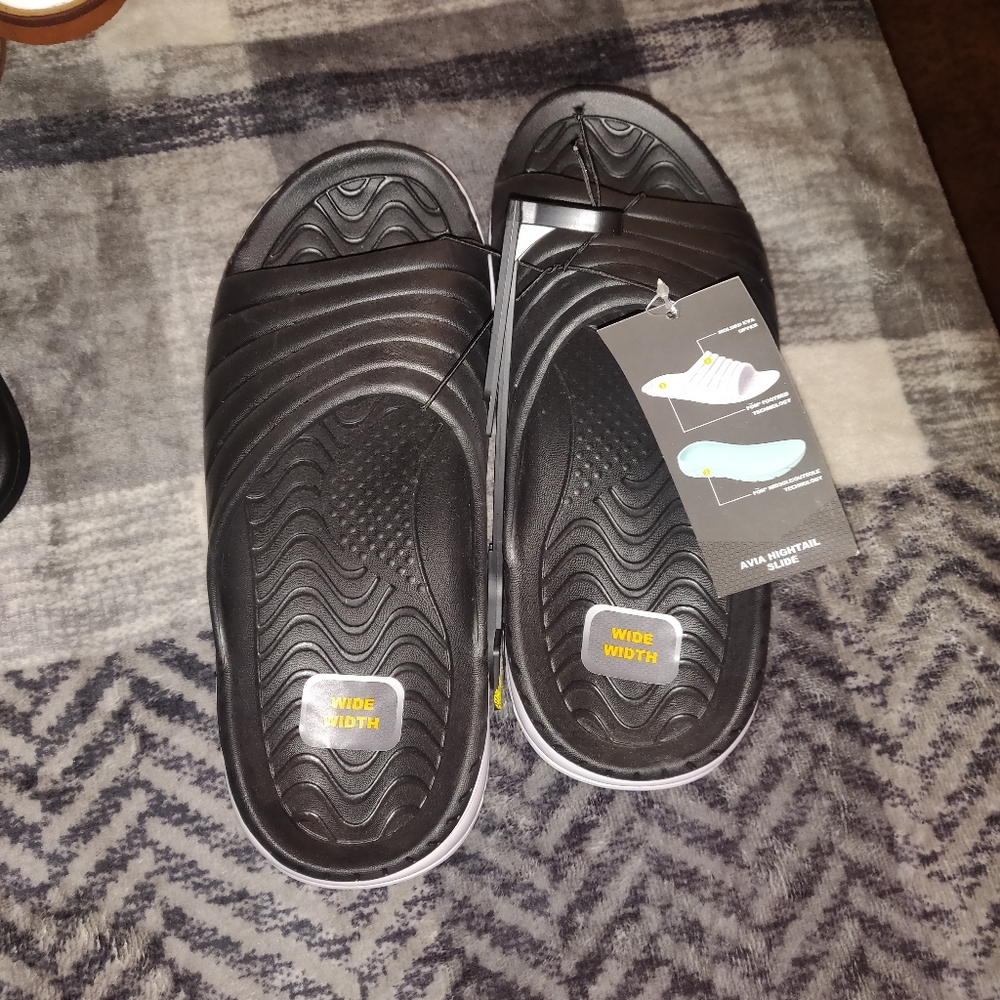 Avia sandals size 10 W